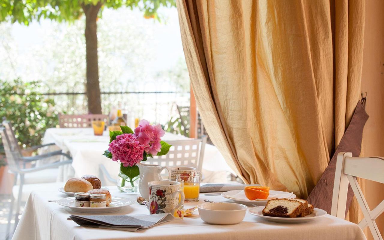 Hotel La Gardenia & Villa Oleandra Limone sul Garda Exterior foto